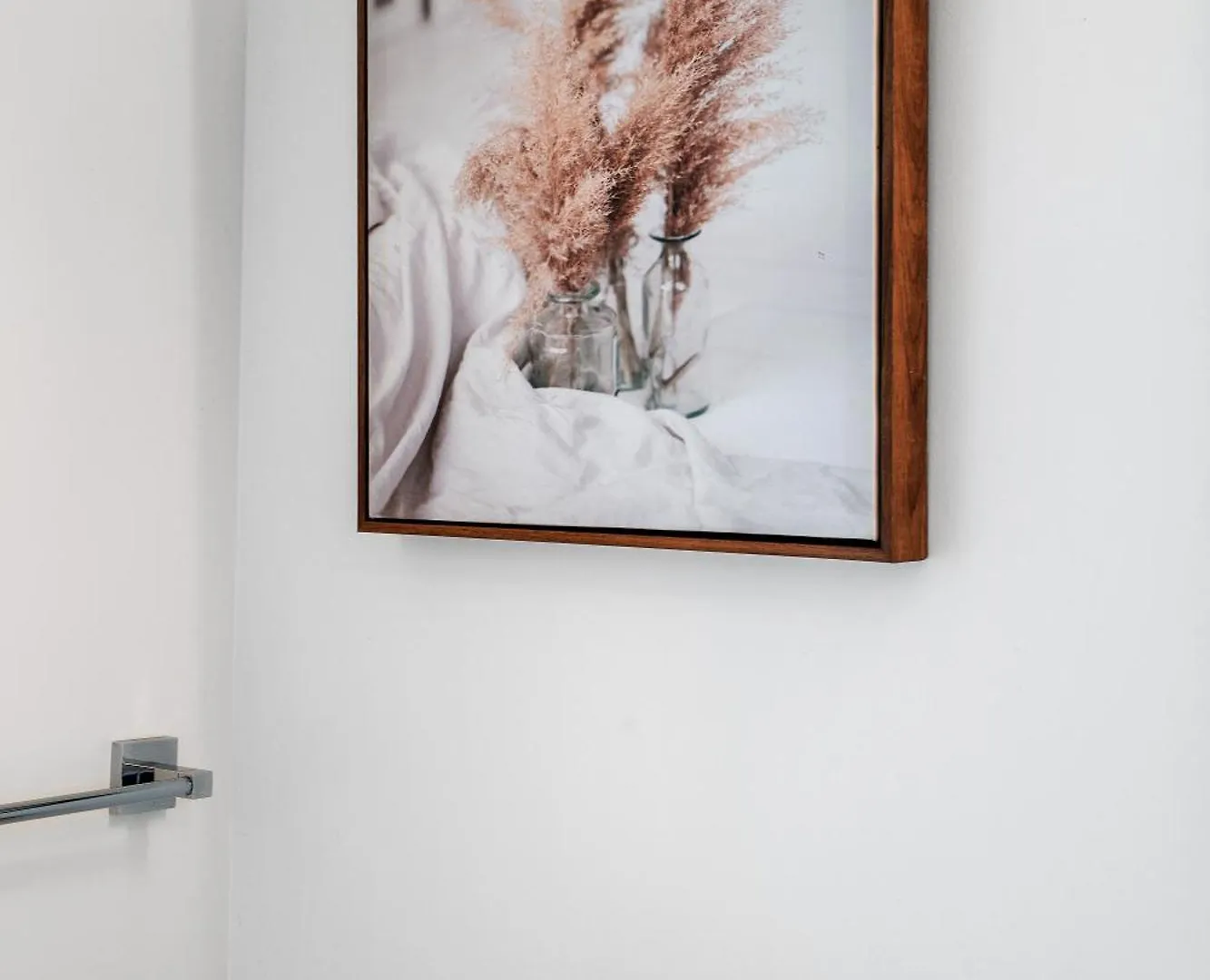 Upscale One Bedroom And Den Condo With Parking Toronto Apartment